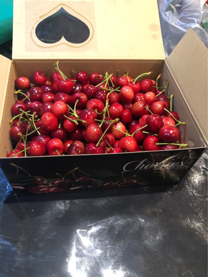 Fresh cherries (organic fruit)-US - Image 2