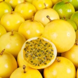 Fresh passion fruit (Organic fruits)
