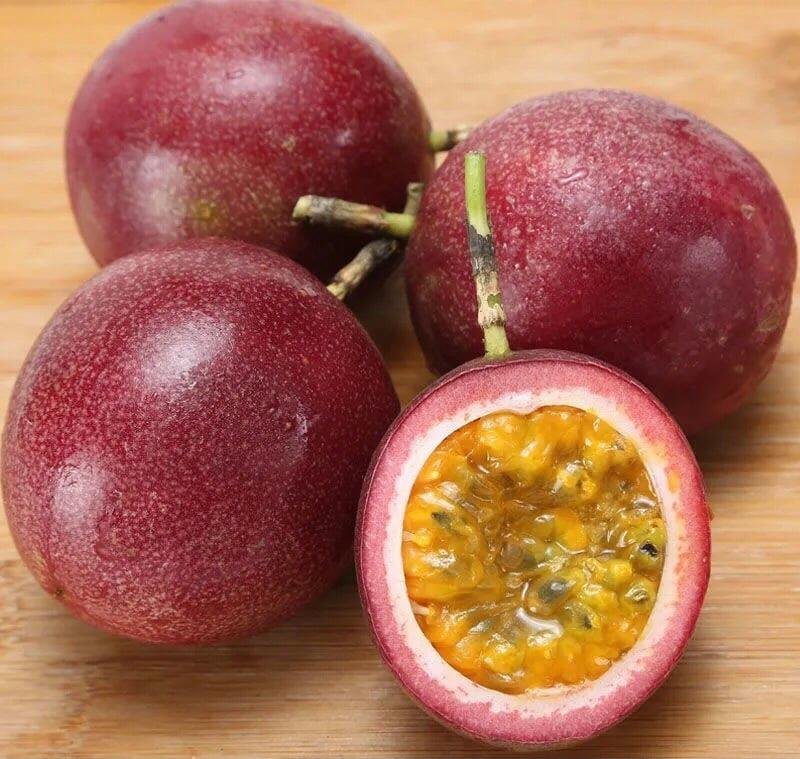 Fresh purple passion fruit (organic fruits)-P